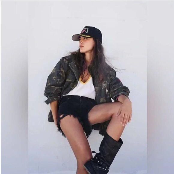 NWOT We the Free Westwood Mid-Rise High Low Short - Picture 9 of 12